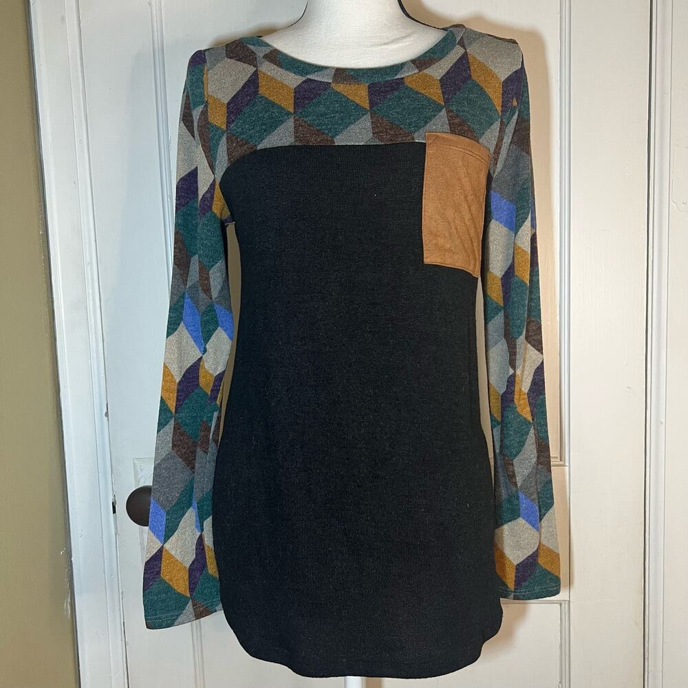 White Birch Green and Black  Long Sleeve Trippy Abstract Pattern Top Size Small